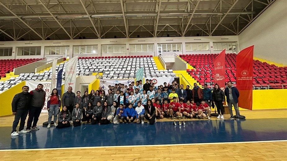 Okul Sporları Hentbol Müsabakaları Sona Erdi