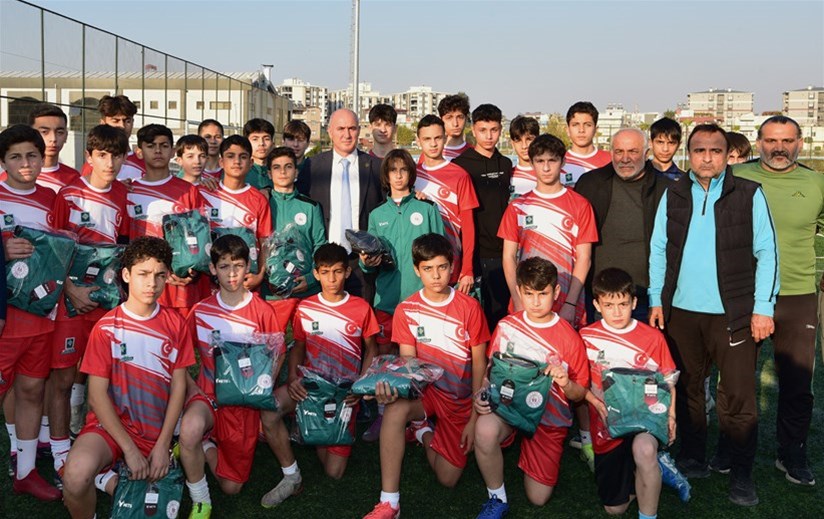 OSMANİYE'DE MİLLİ TAKIM YOLUNDAKİ GENÇLERE  TAM DESTEK!