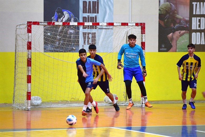 OKUL SPORLARI GENÇ FUTSAL MÜSABAKALARI TAMAMLANDI