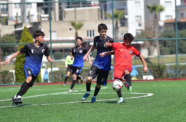 OKUL SPORLARI GENÇLER FUTBOL MÜSABAKALARI TAMAMLANDI