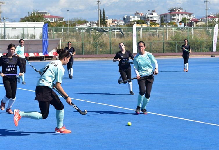 🏑 KADINLAR AÇIK ALAN SÜPER LİGİ 2025-2026 SEZONU OSMANİYE’DE BAŞLADI!