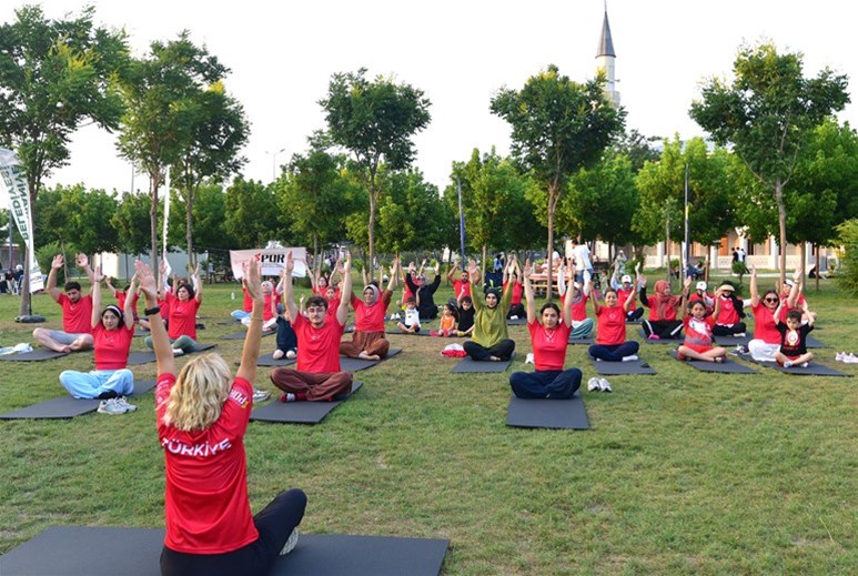 OSMANİYE'DE DÜNYA YOGA GÜNÜ ETKİNLİĞİ DÜZENLENDİ