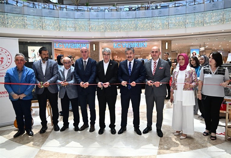 OSMANİYE GSB YURDU ÖĞRENCİLERİNDEN “SANAT SOKAĞI” RESİM SERGİSİ