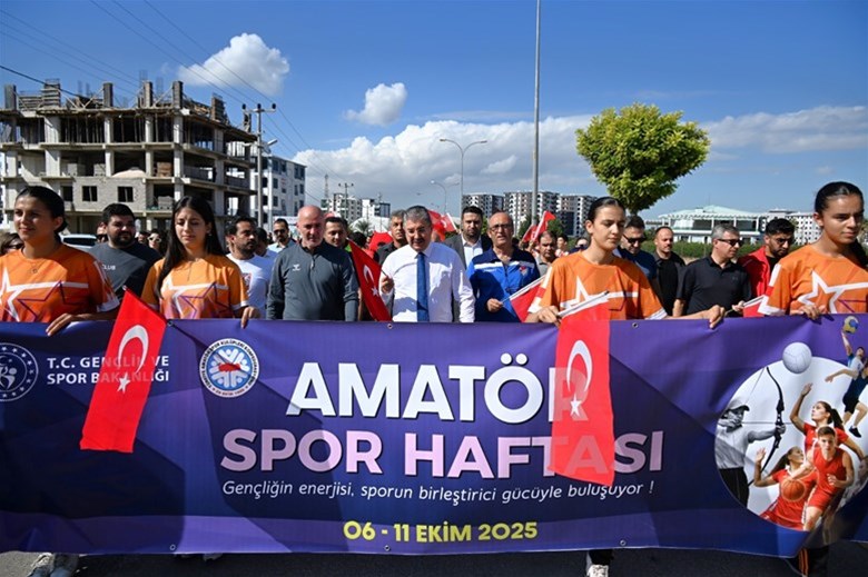 Amatör Spor Haftası Coşkulu Bir Kortej Yürüyüşüyle Başladı