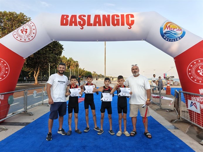 Osmaniyeli Sporculardan Mersin’de Aquatlon Başarısı